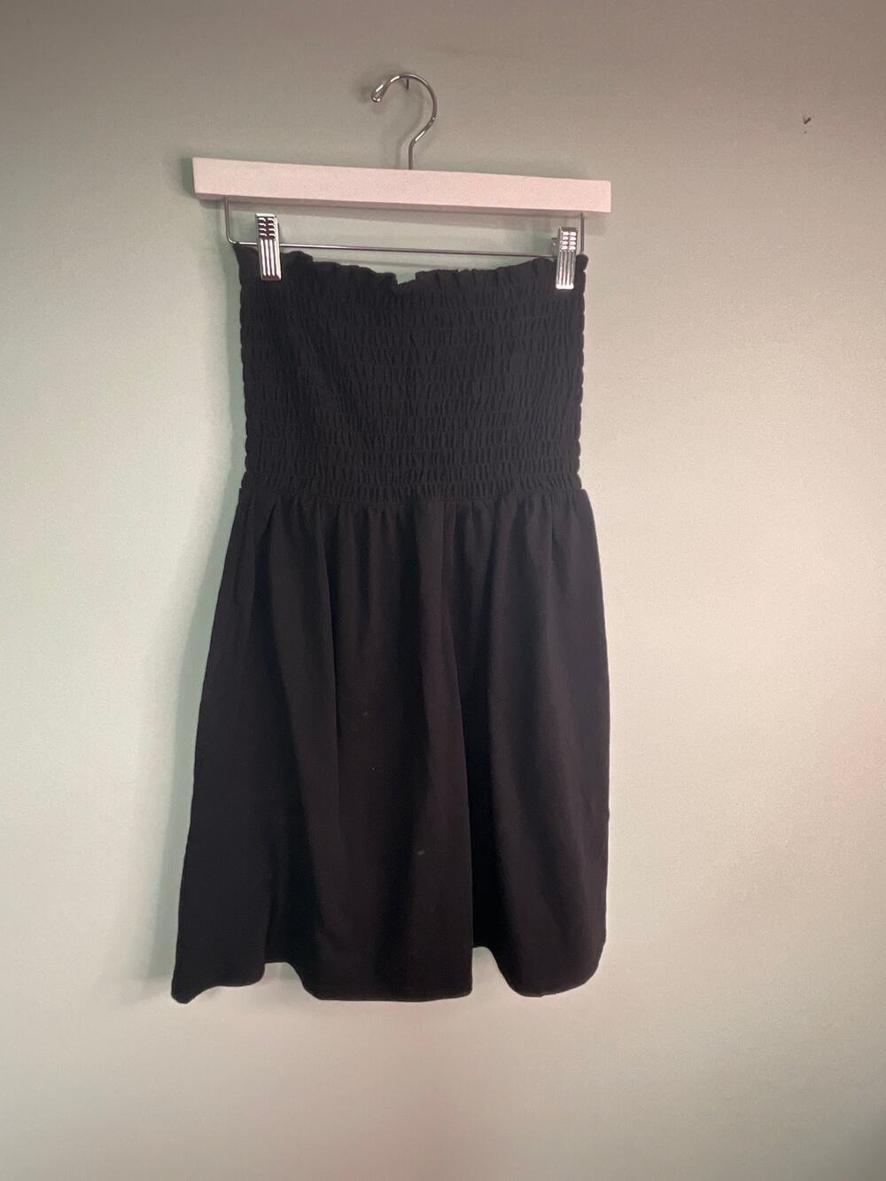 EUC! Double Zero Smocked Strapless Mini Dress - Size Small - Black